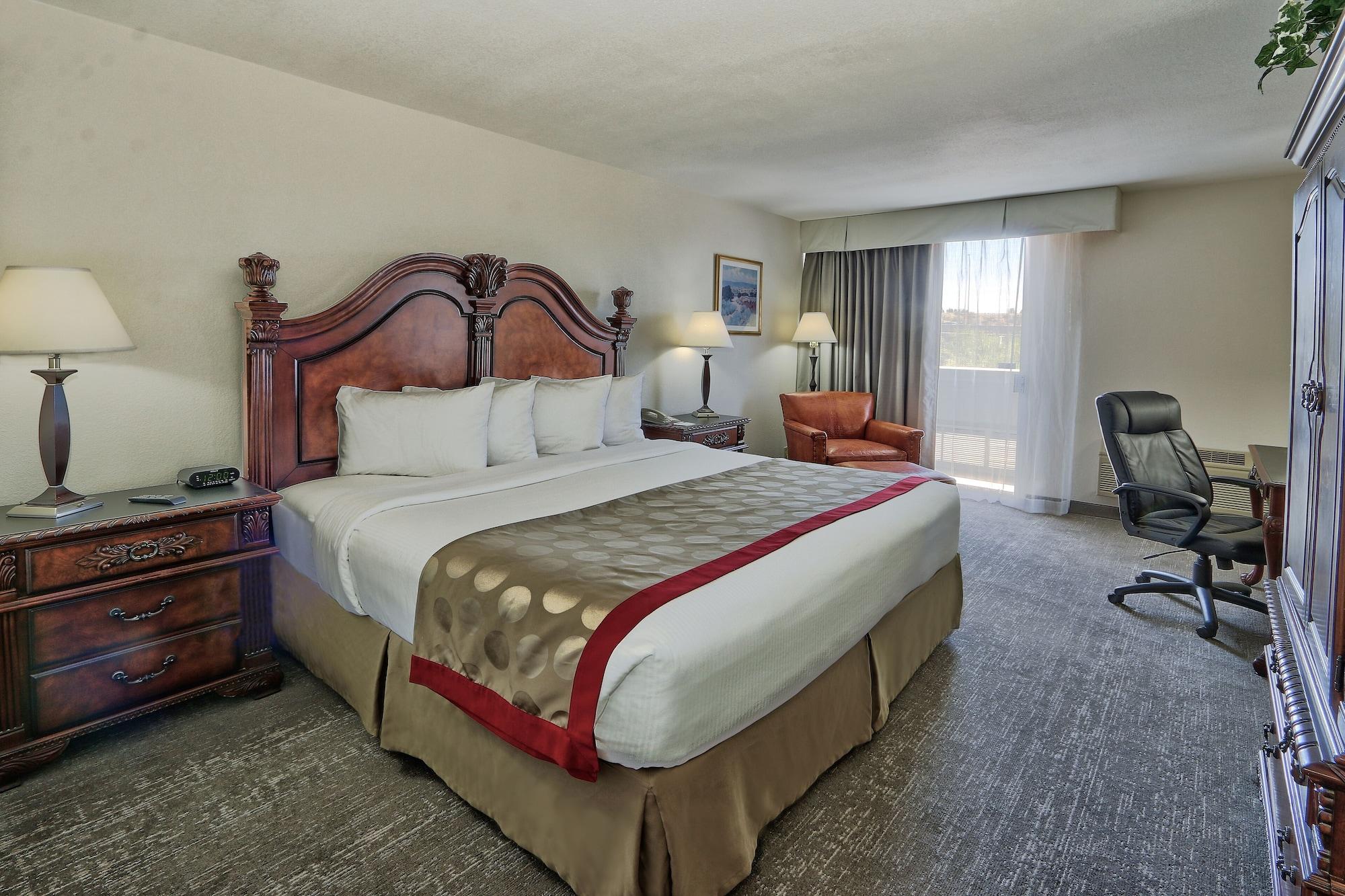 Ramada By Wyndham Albuquerque Midtown Hotel Exterior photo