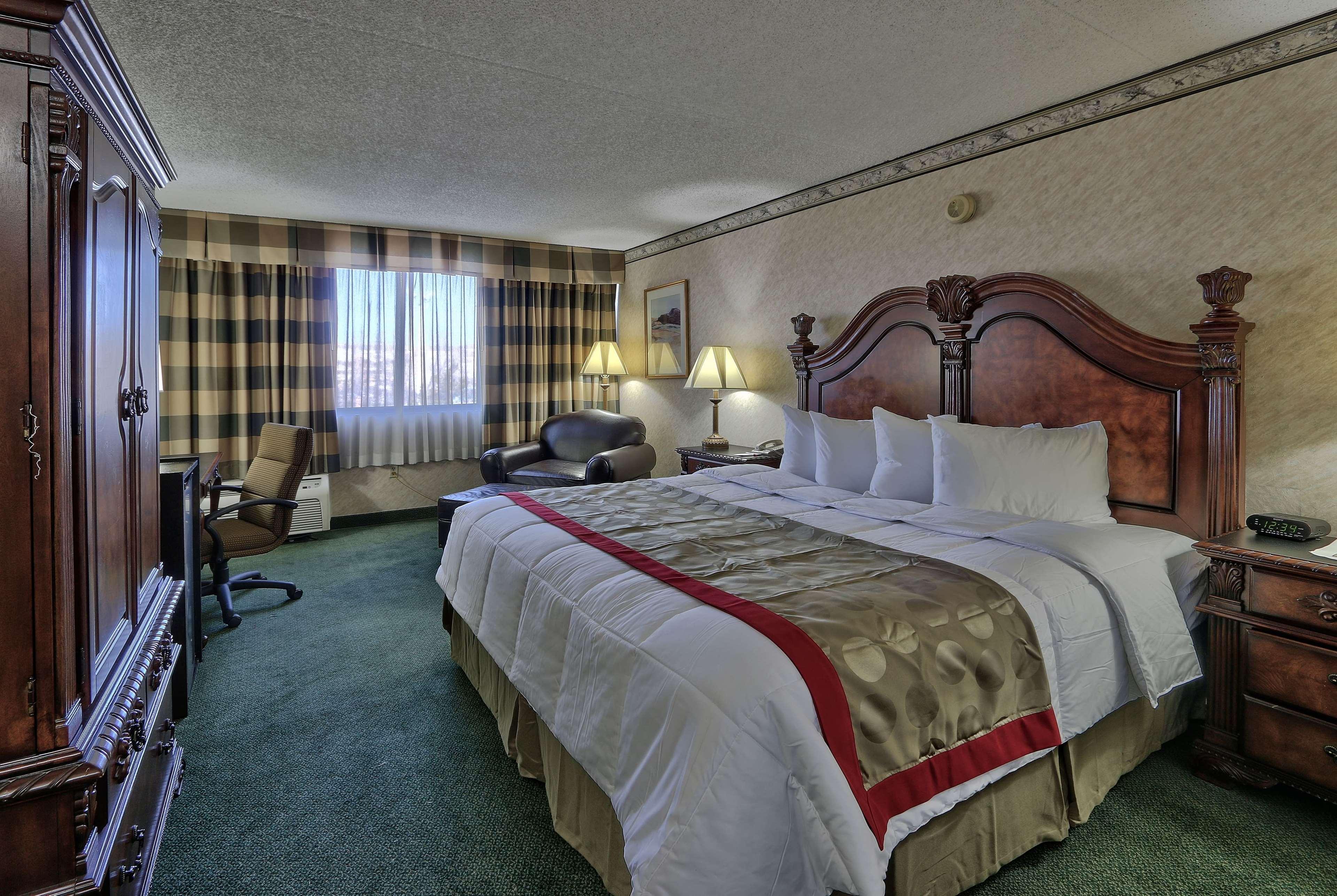 Ramada By Wyndham Albuquerque Midtown Hotel Exterior photo