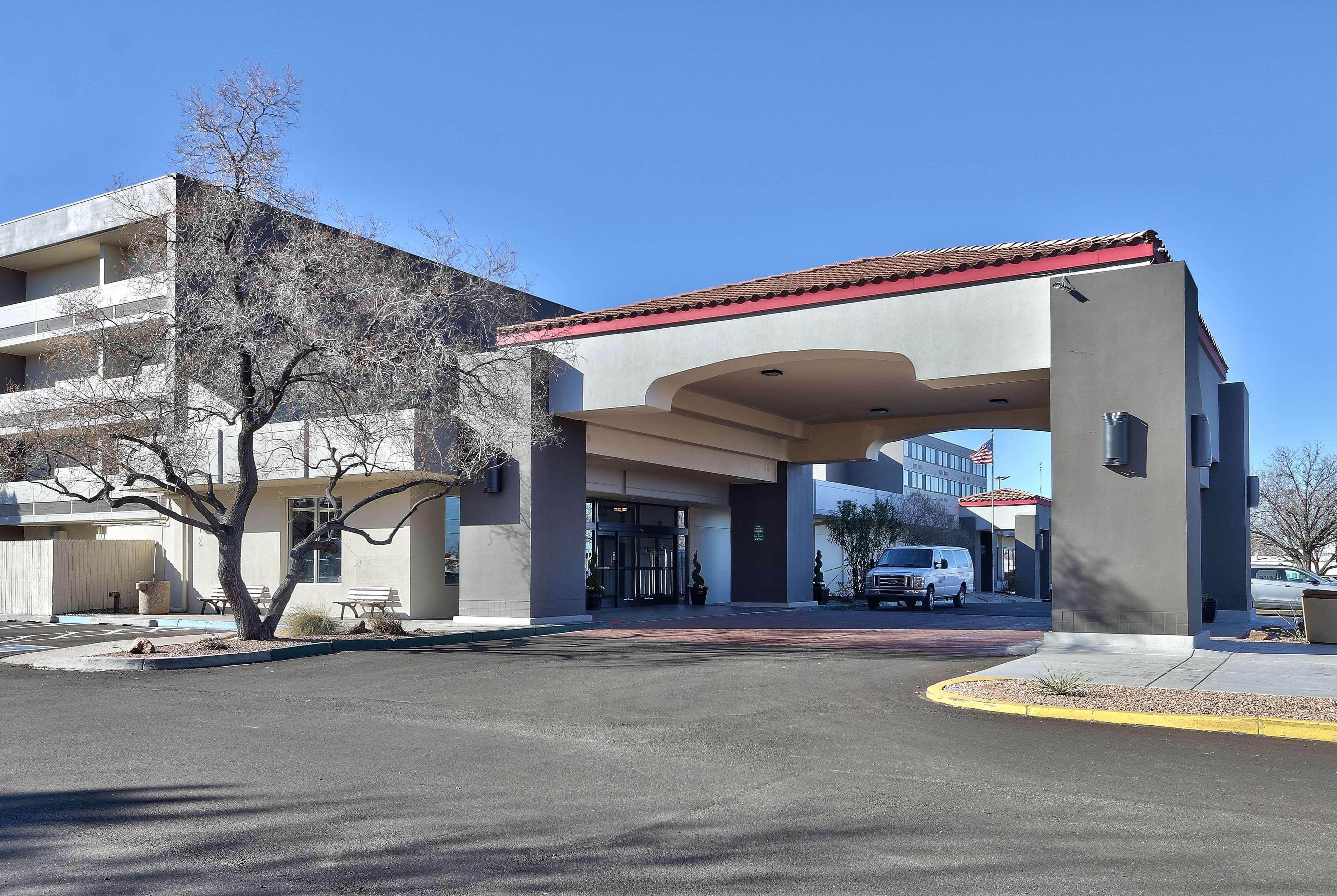 Ramada By Wyndham Albuquerque Midtown Hotel Exterior photo